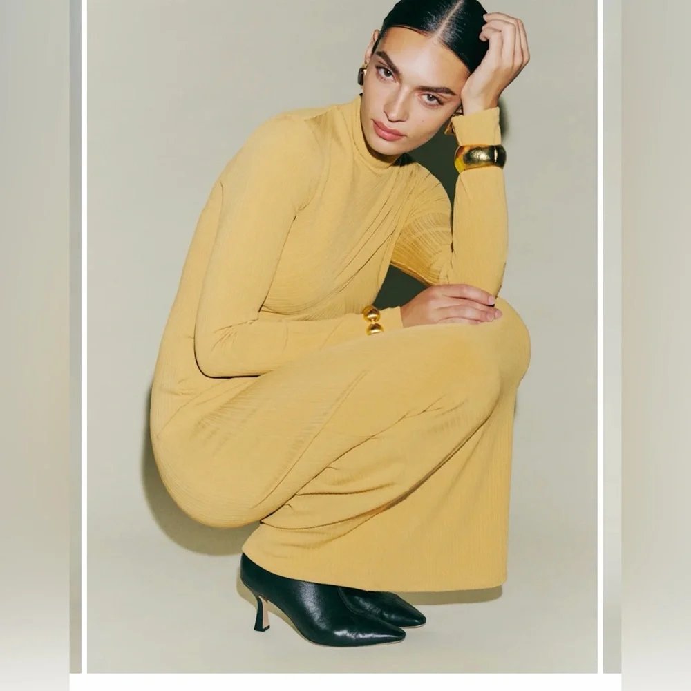 Reformation chic mustard